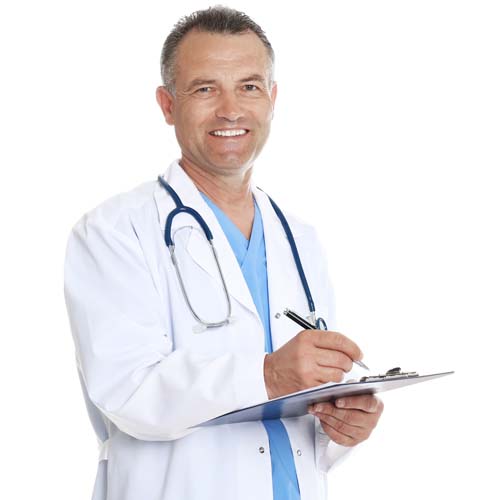 мужчина врач с планшетом в руках